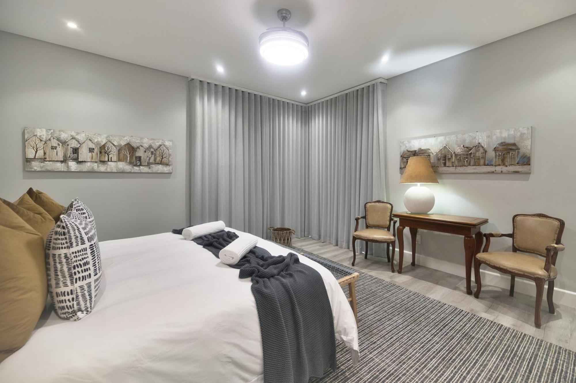 Hotel Cliff Haven Struisbaai Habitación foto